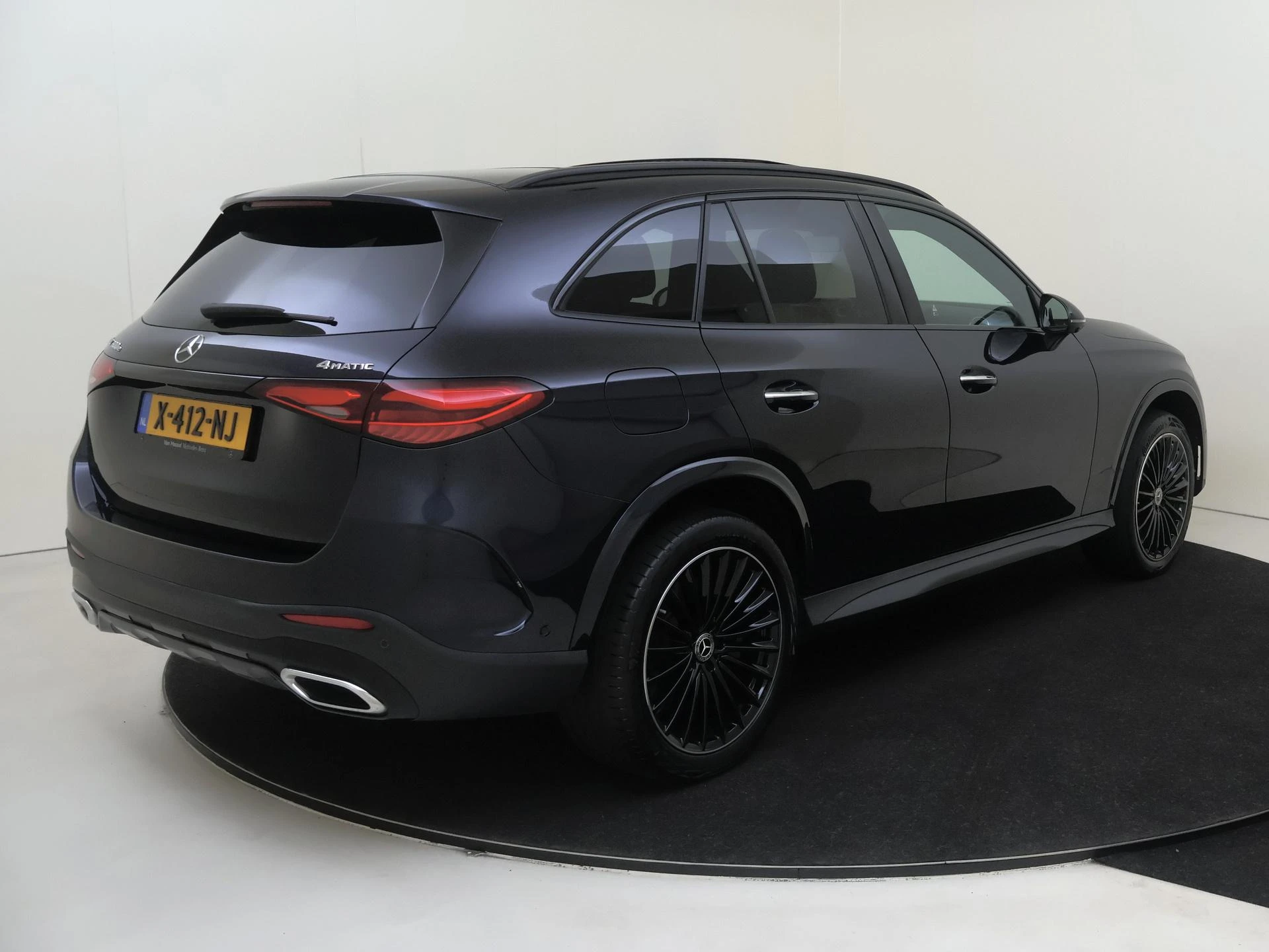 Mercedes-Benz-GLC-image-1