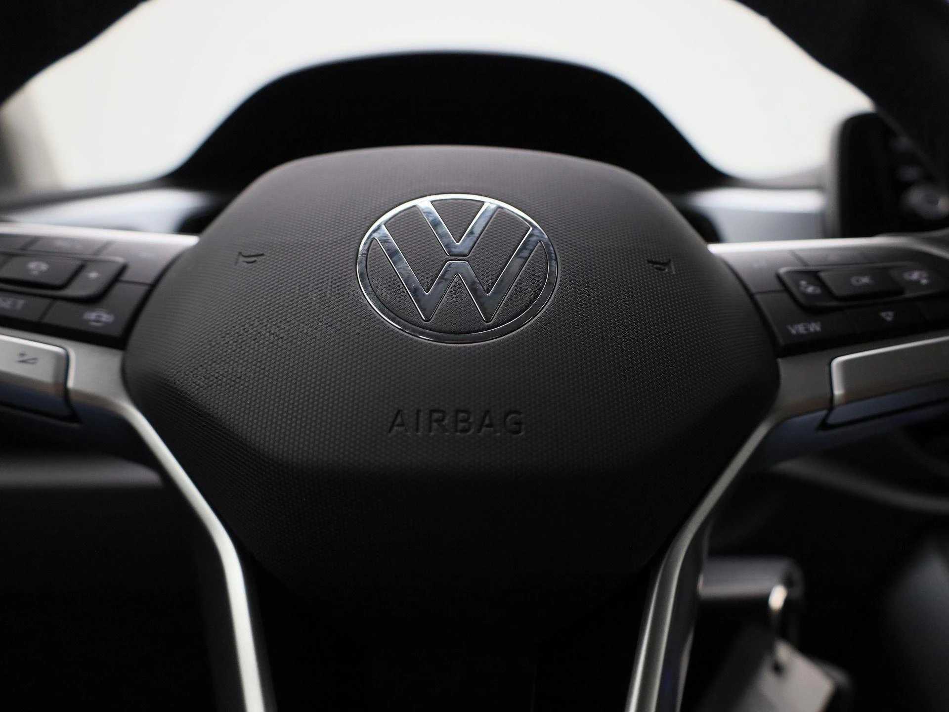 Volkswagen-T-Roc-image-24