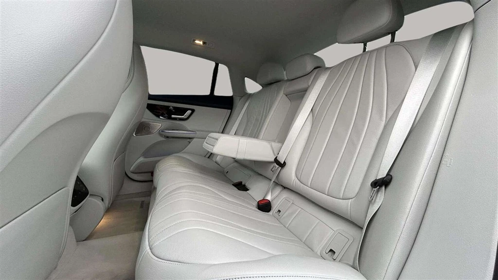 Mercedes-Benz-EQE-image-25