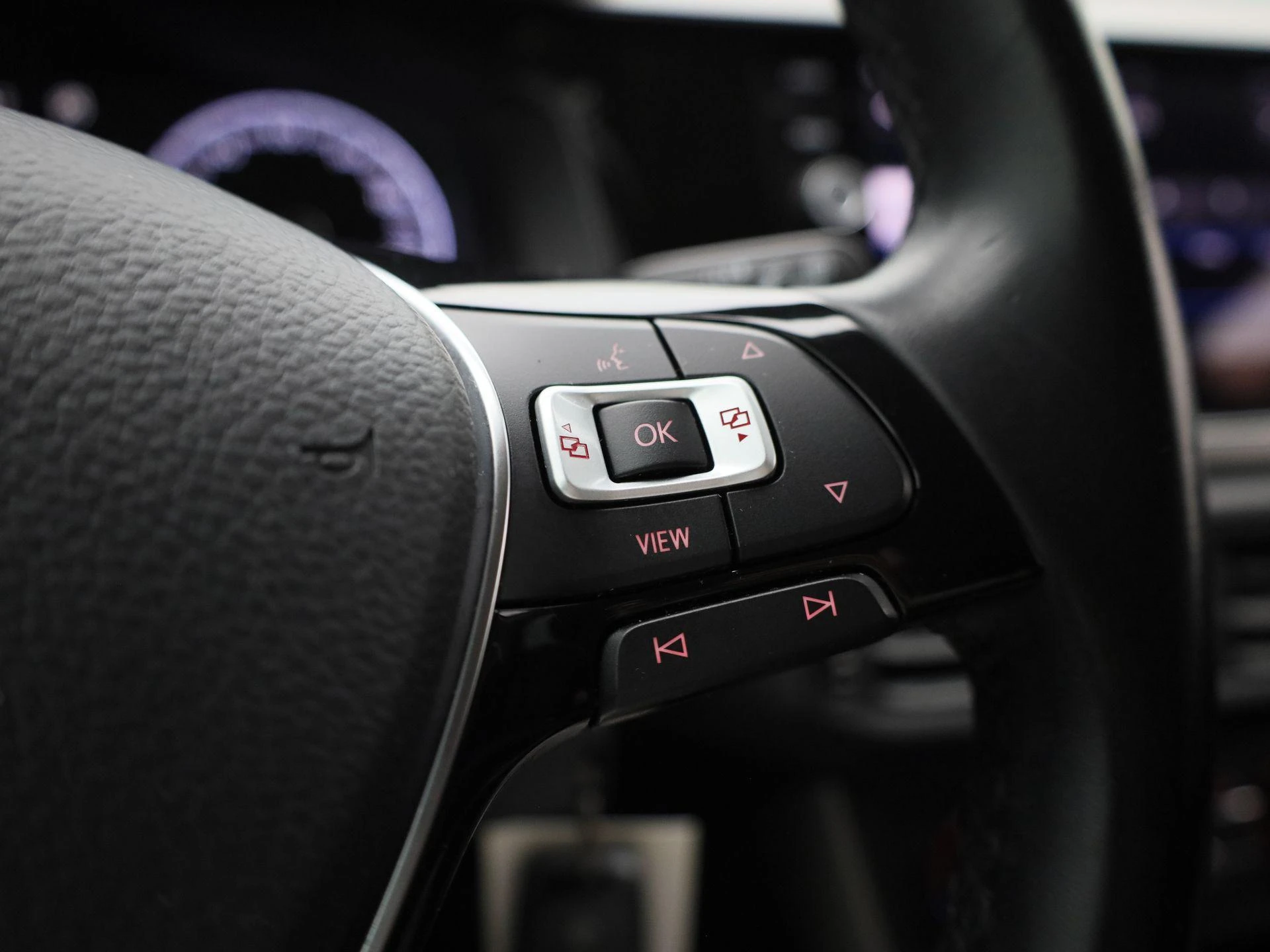 Volkswagen-Polo-image-18
