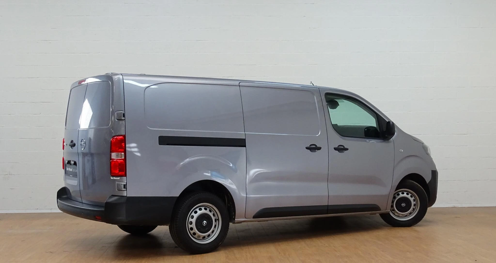 Opel-Vivaro-image-2