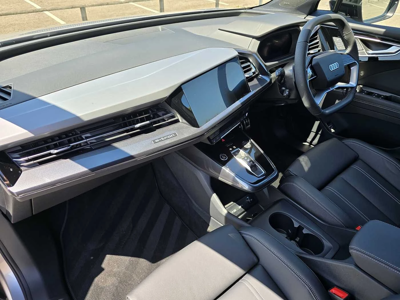 Audi-Q4 e-tron-image-1