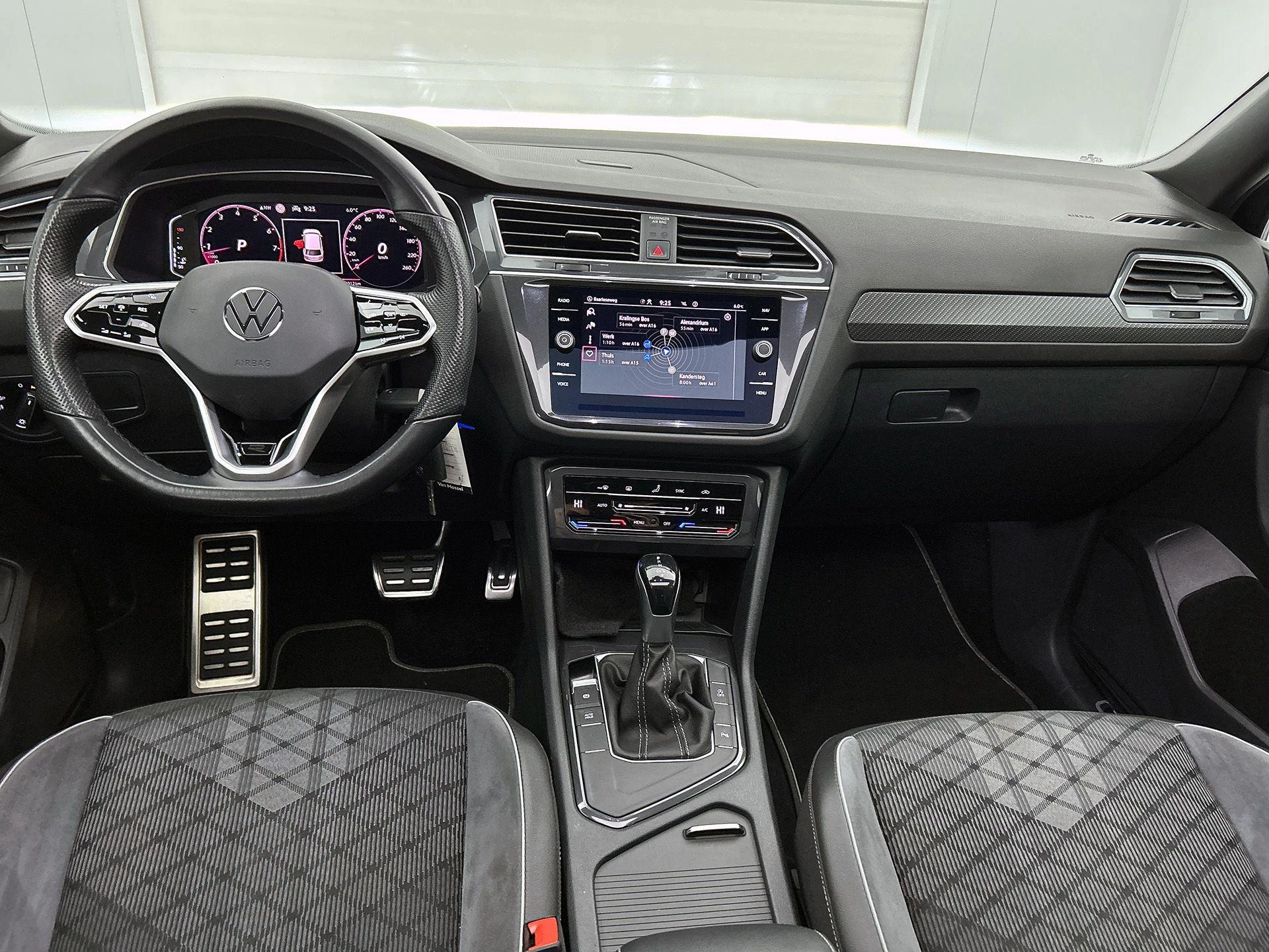 Volkswagen-Tiguan Allspace-image-16