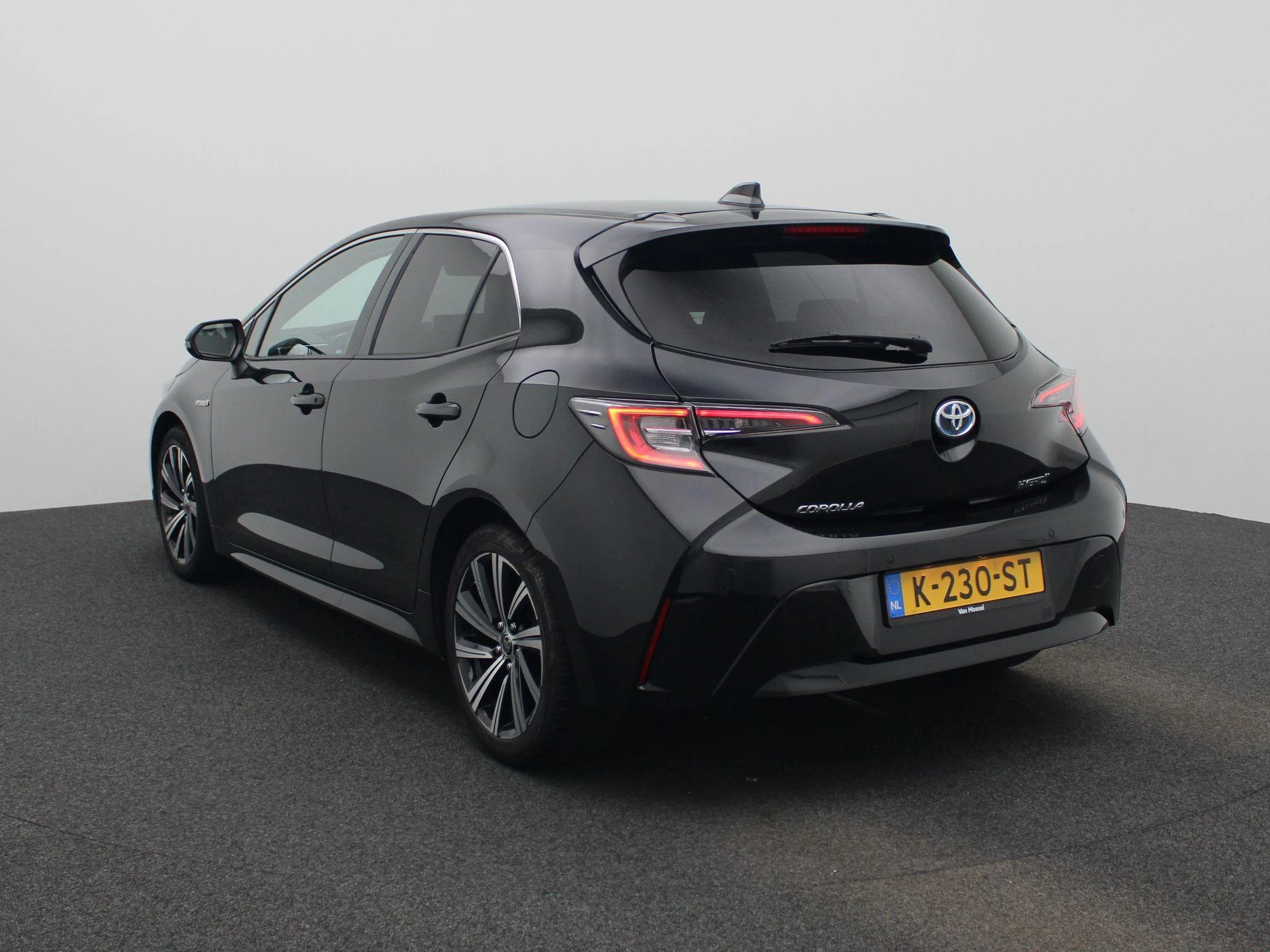 Toyota Corolla 1.8 Hybrid Business Plus