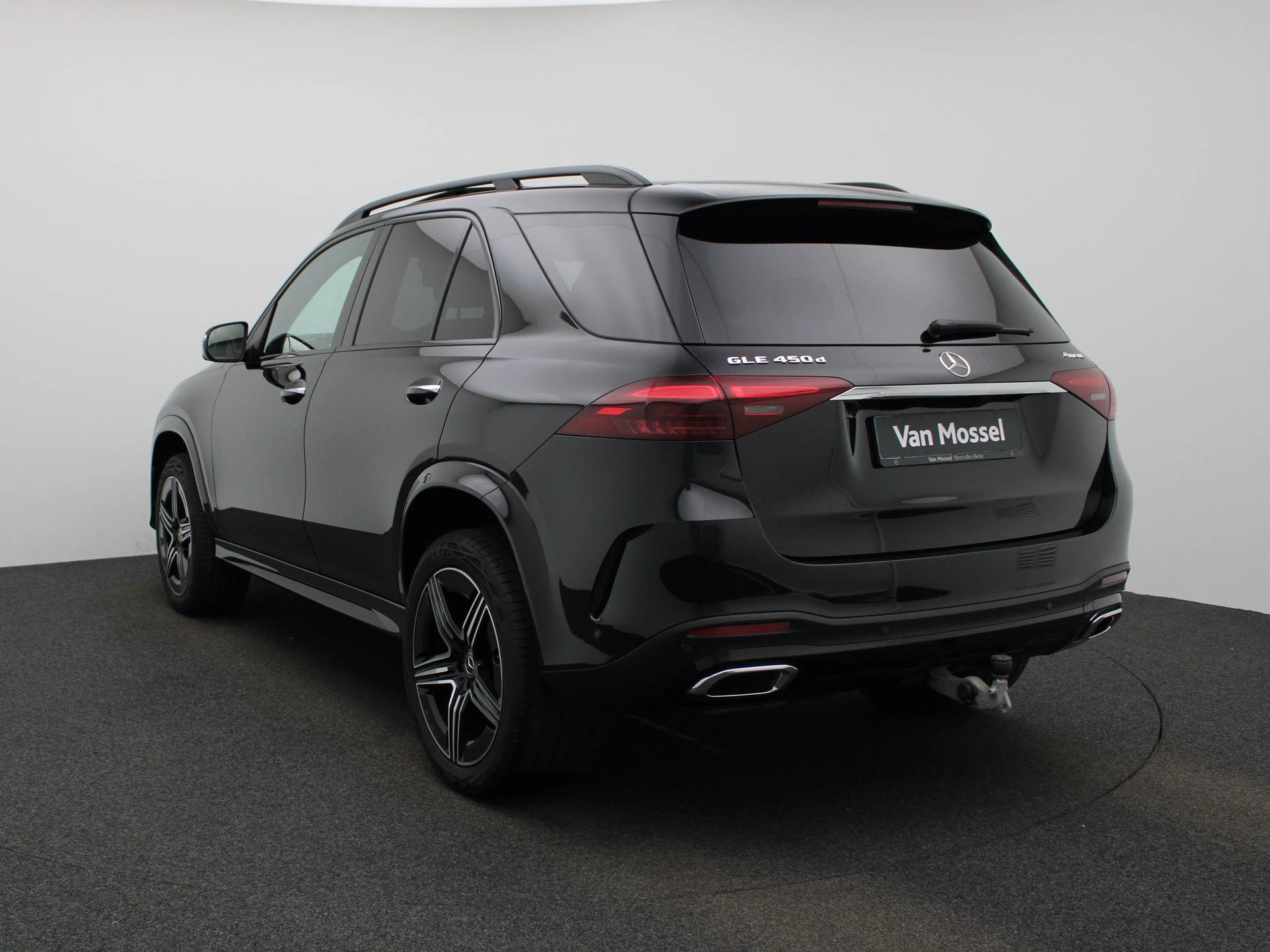 Mercedes-Benz-GLE-image-1