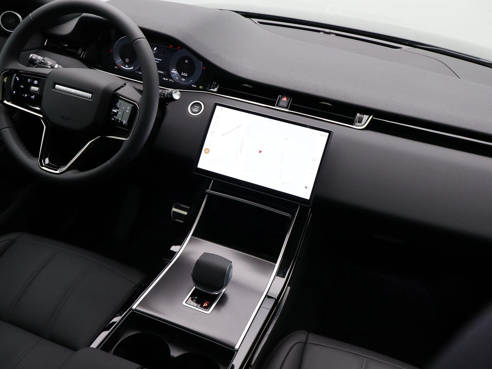 Land Rover-Range Rover Evoque-image-32