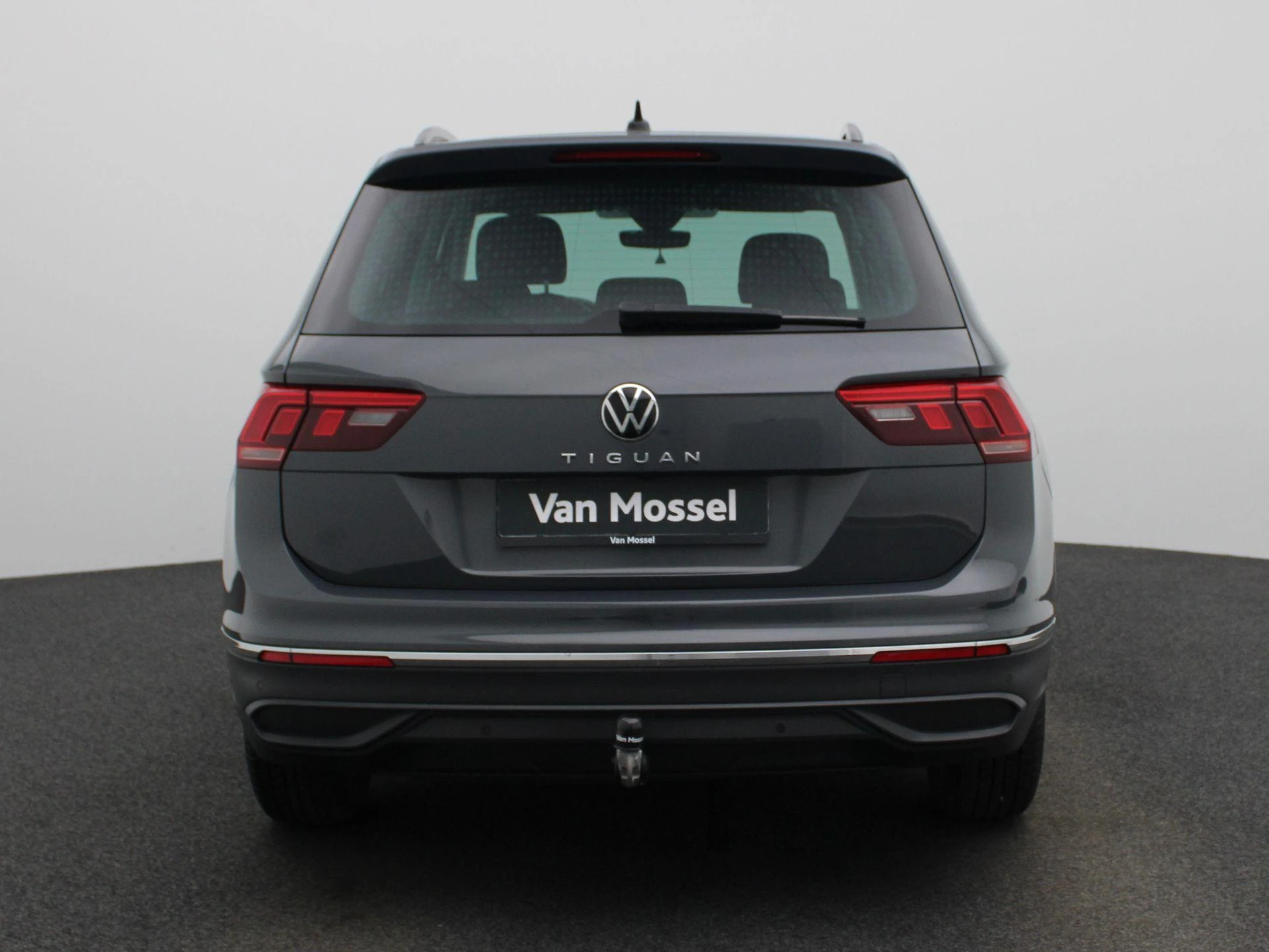 Volkswagen-Tiguan-image-4