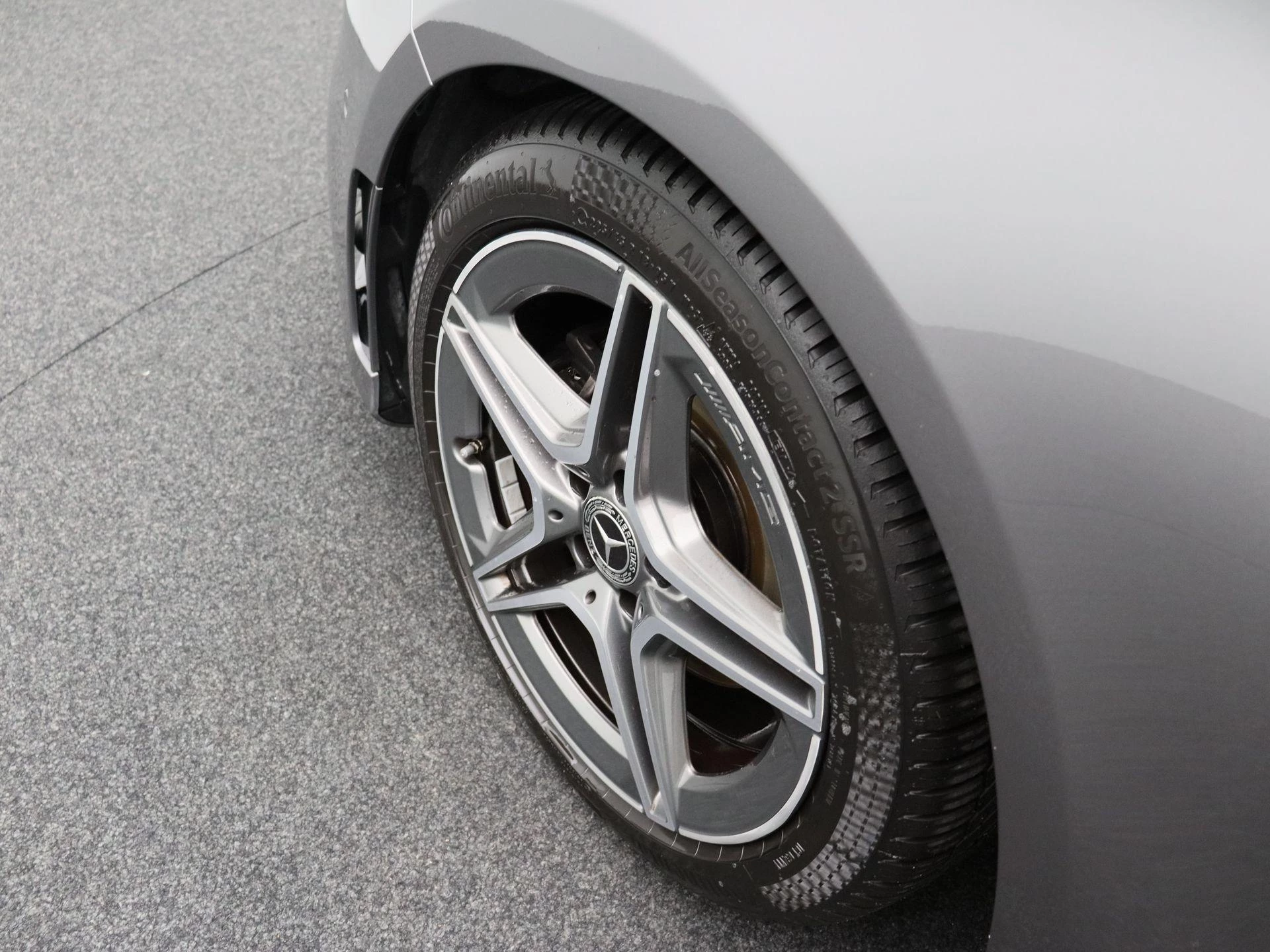 Mercedes-Benz Classe A 180 sedan + AMG LINE + CAMERA + LED +