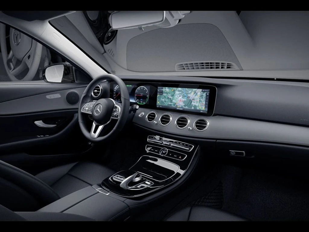Mercedes-Benz-E-Klasse 300 de-image-12