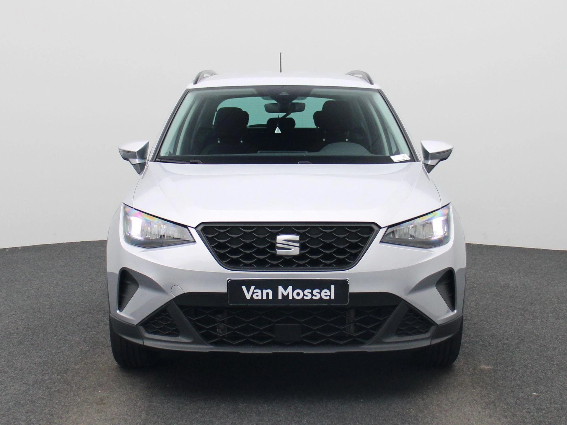 SEAT-Arona-image-2