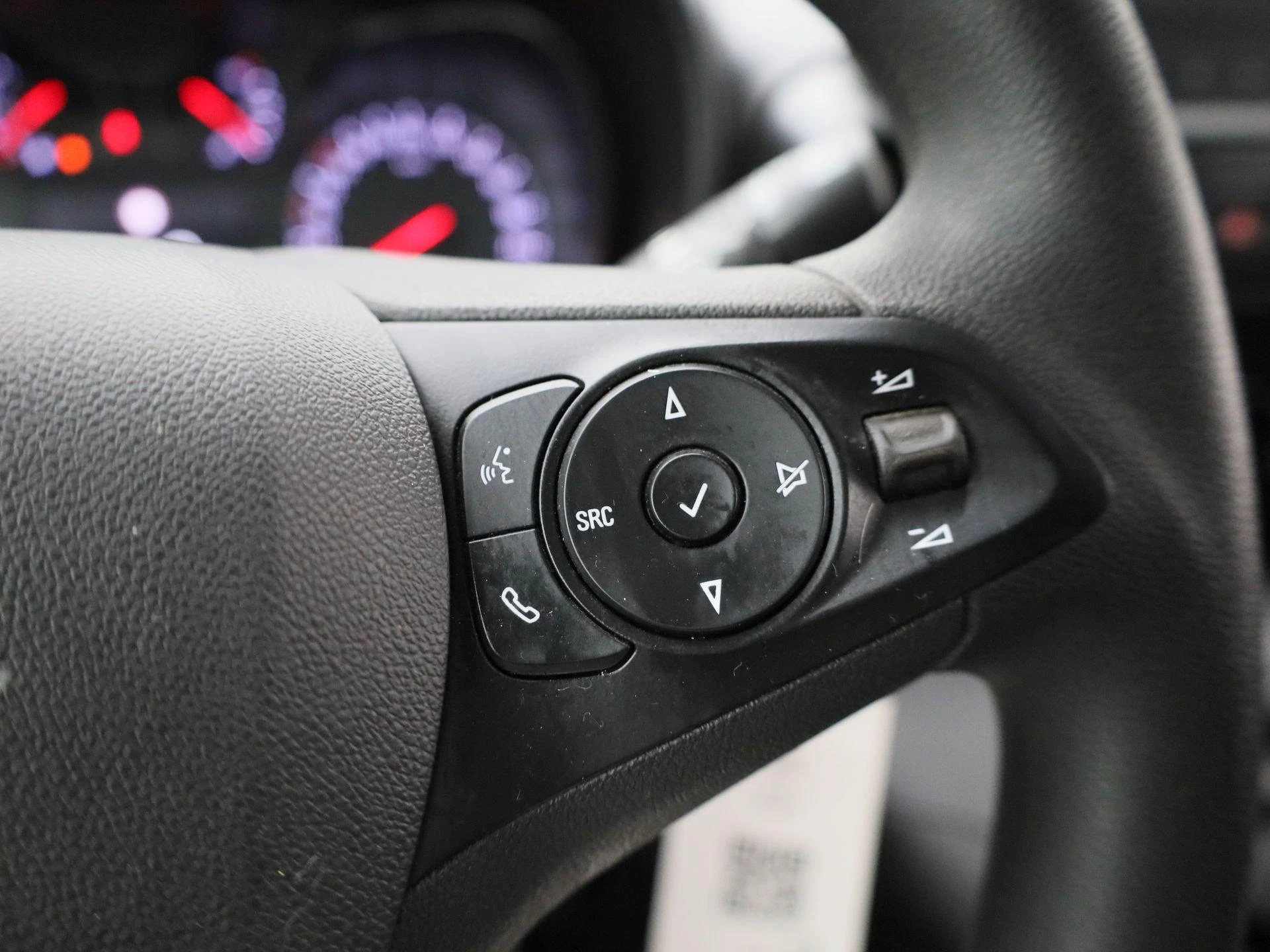 Opel-Combo Life-image-17