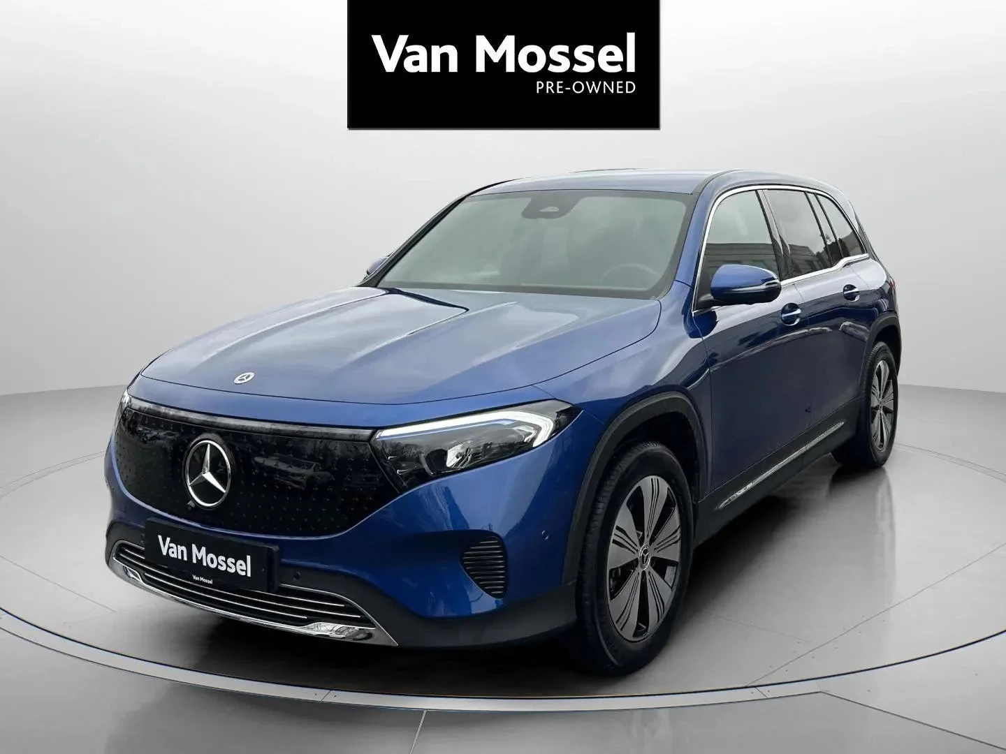 Mercedes-Benz-EQB-image-0