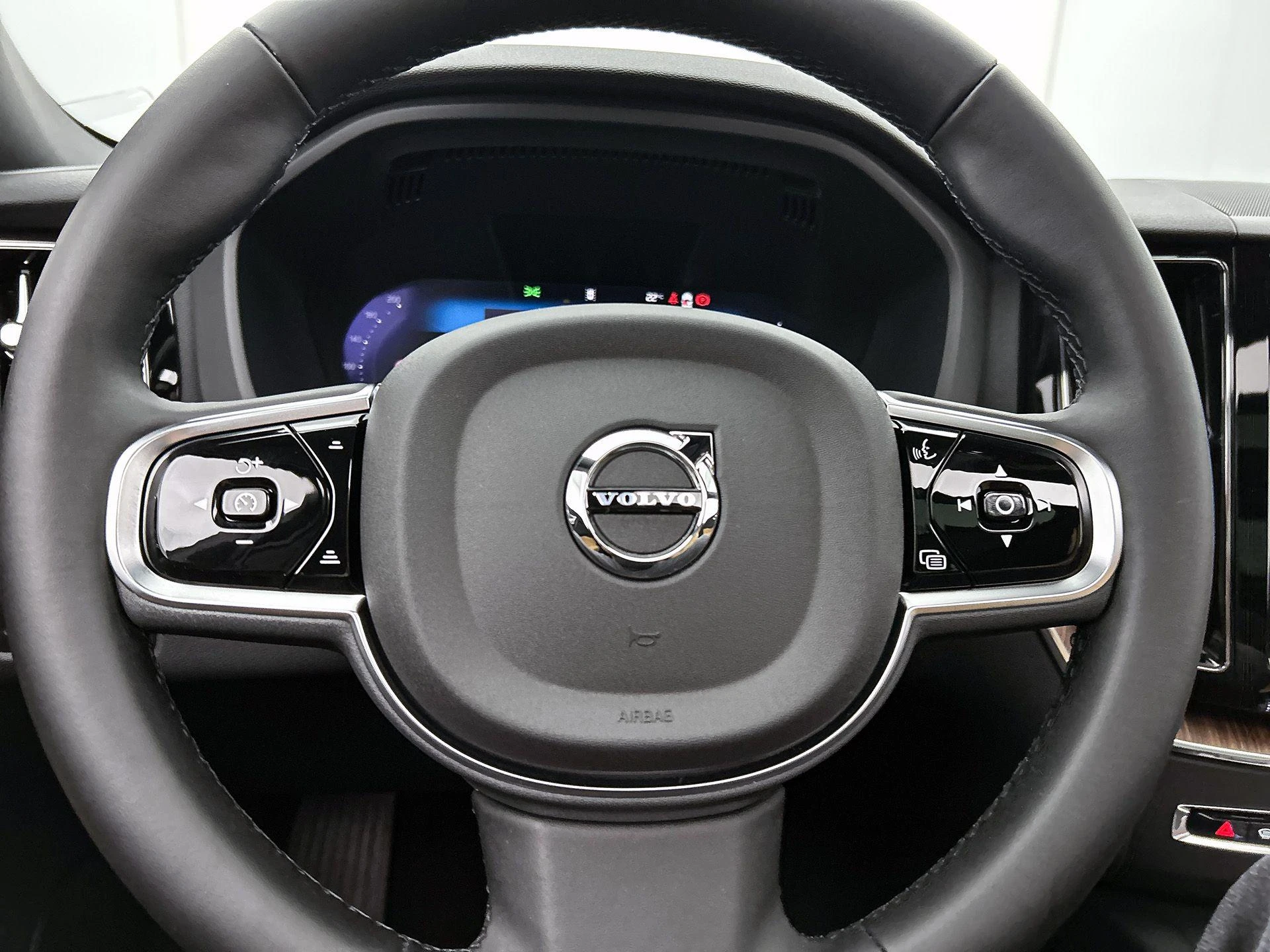 Volvo-XC60-image-43