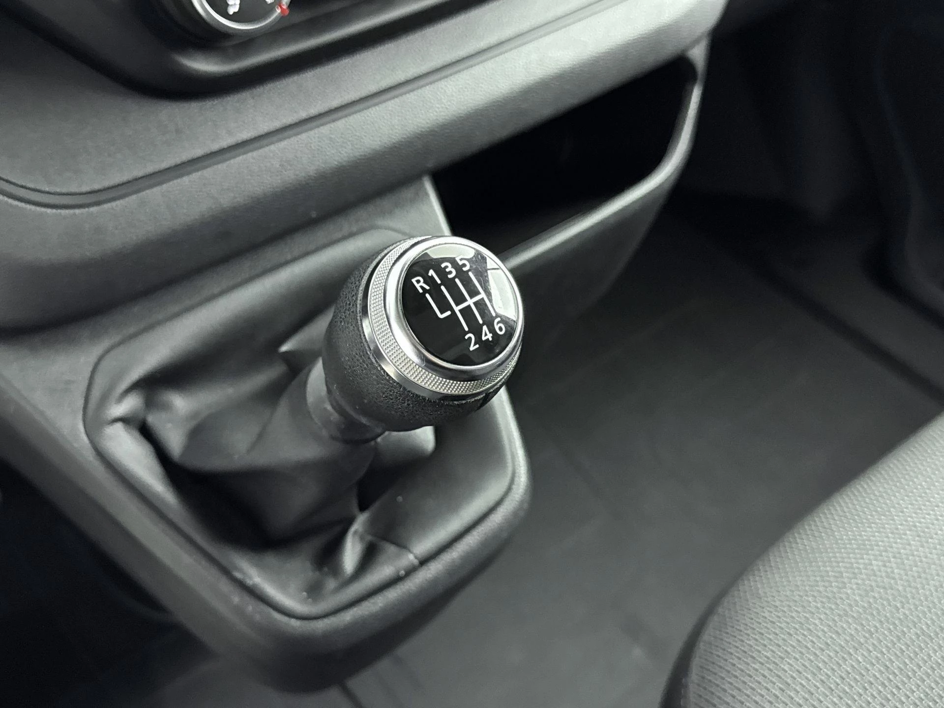 Nissan-Primastar-image-22