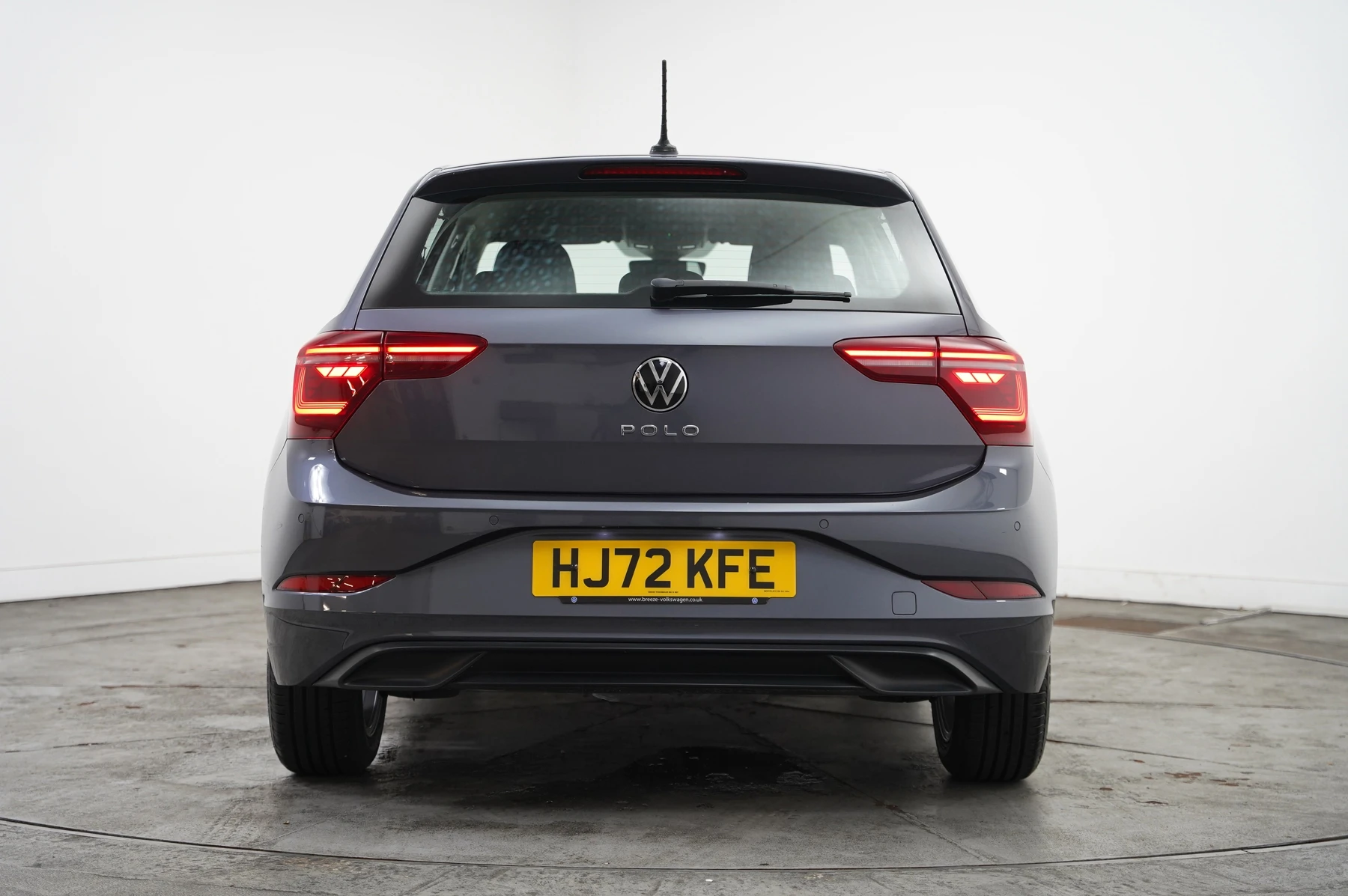 Volkswagen-Polo-image-14