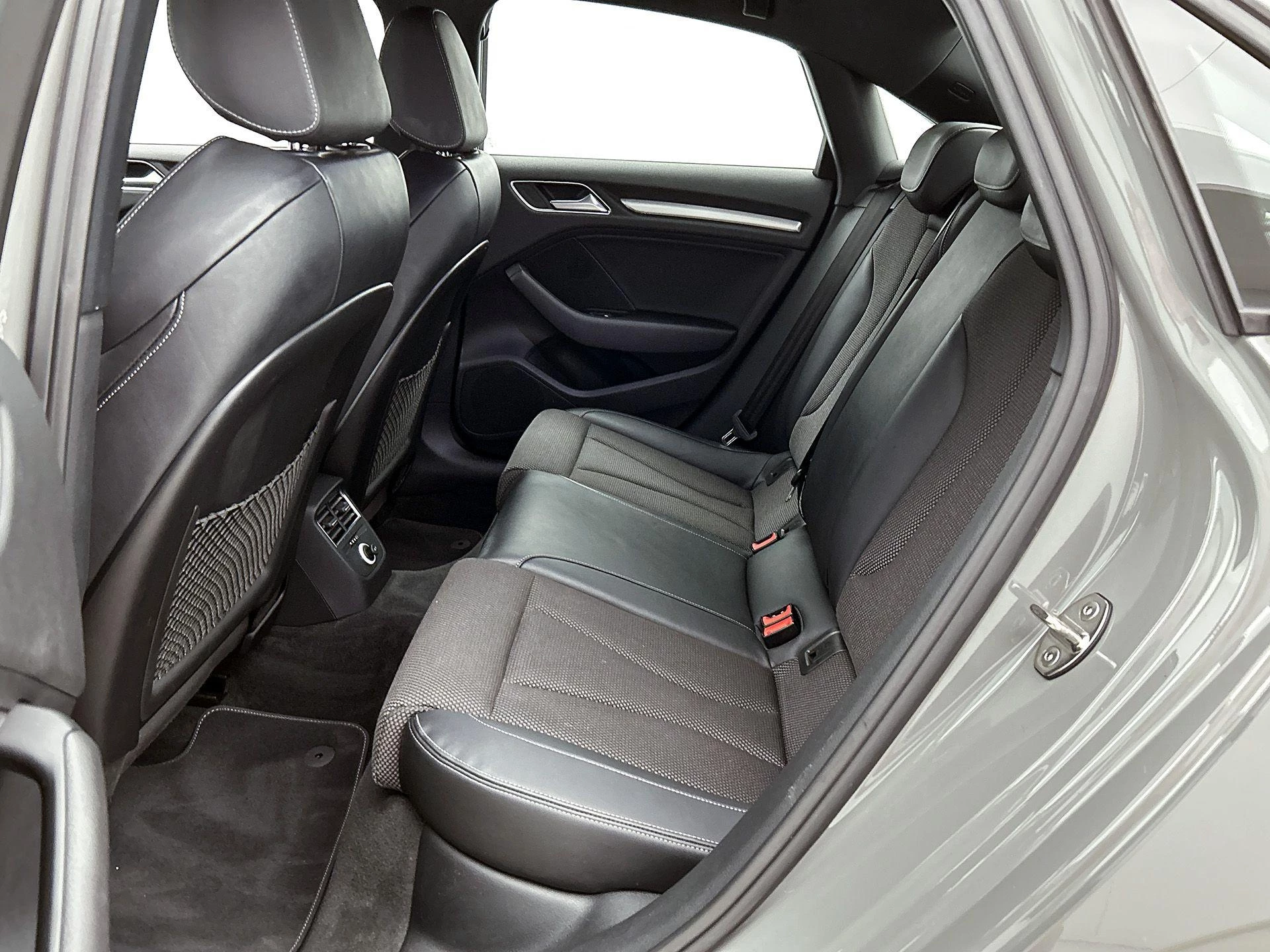 Audi A3 Limousine 30 TFSI Advance Sport