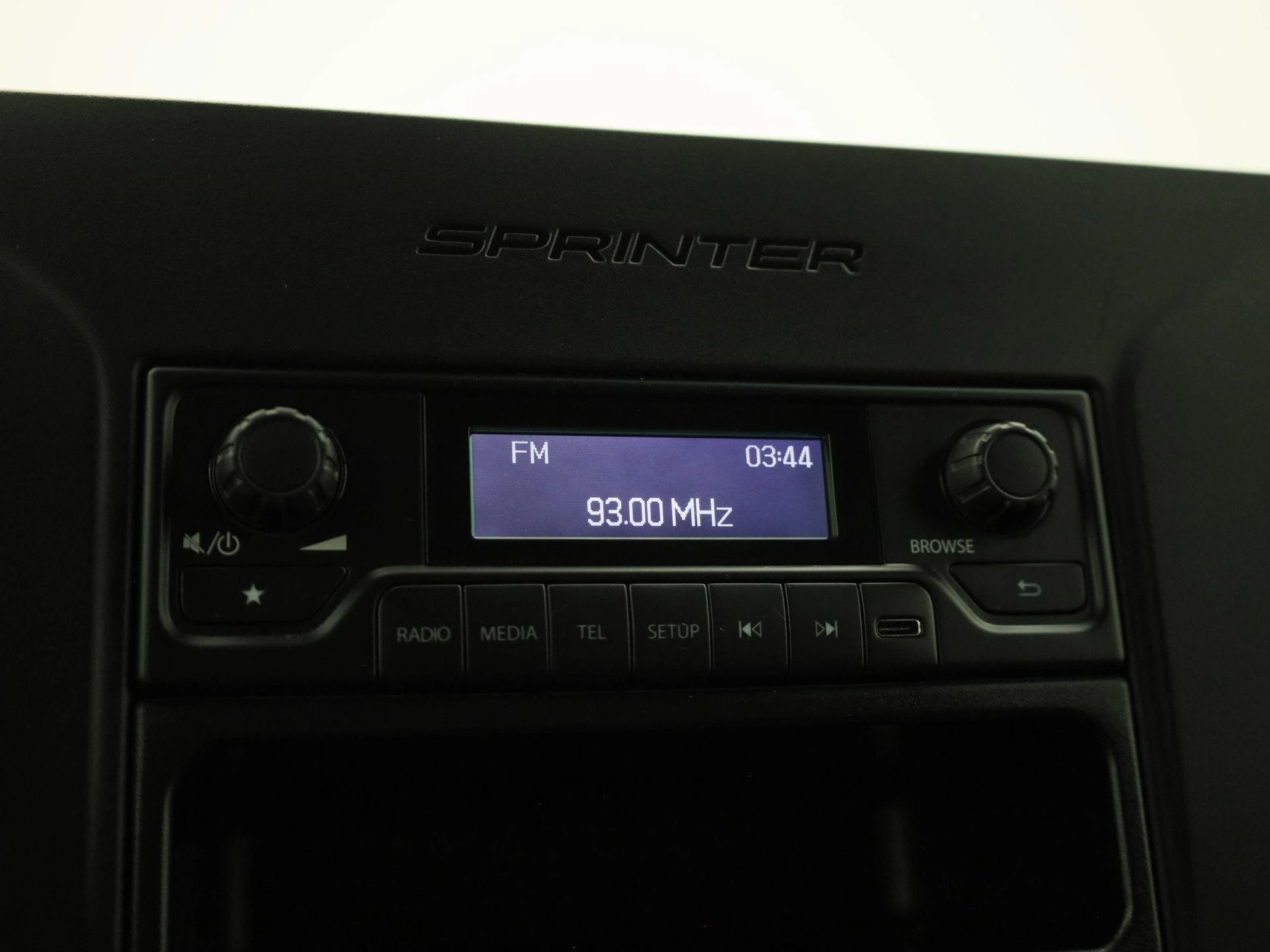 Mercedes-Benz-Sprinter-image-23