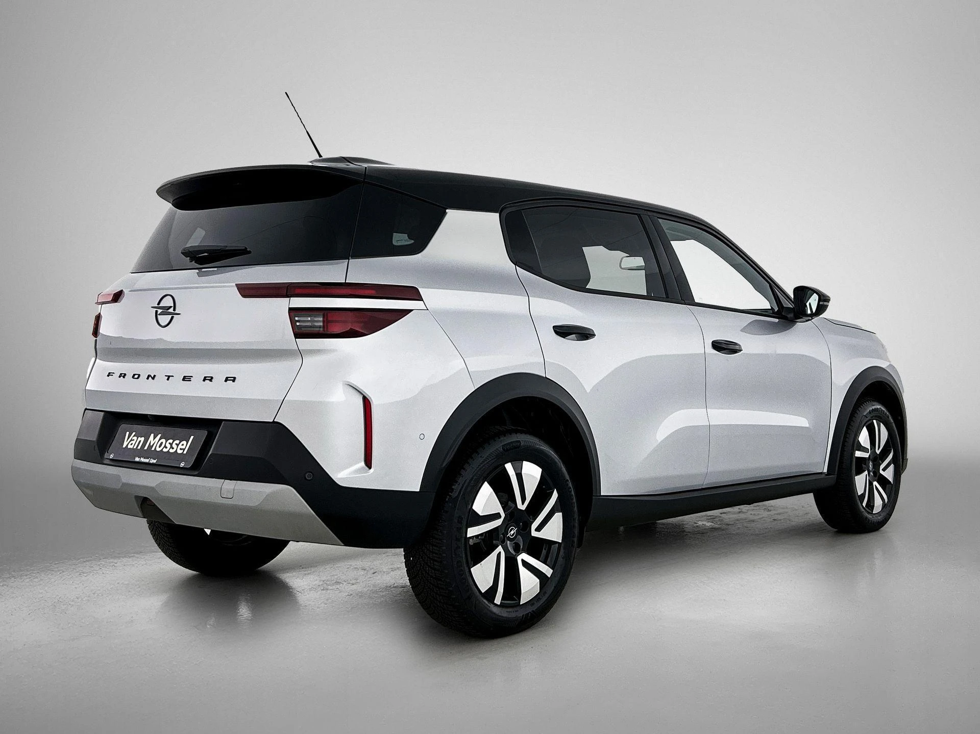 Opel-Frontera-image-1