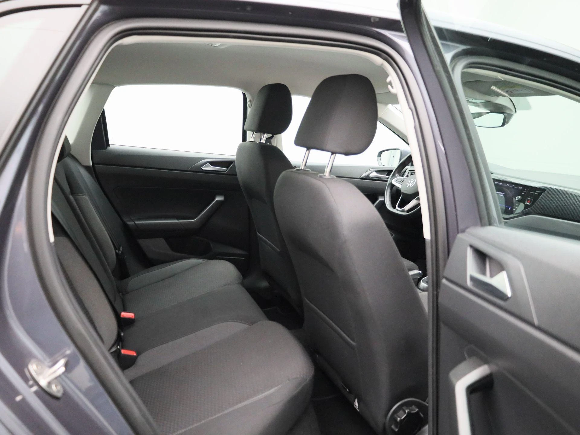 Volkswagen-Polo-image-33