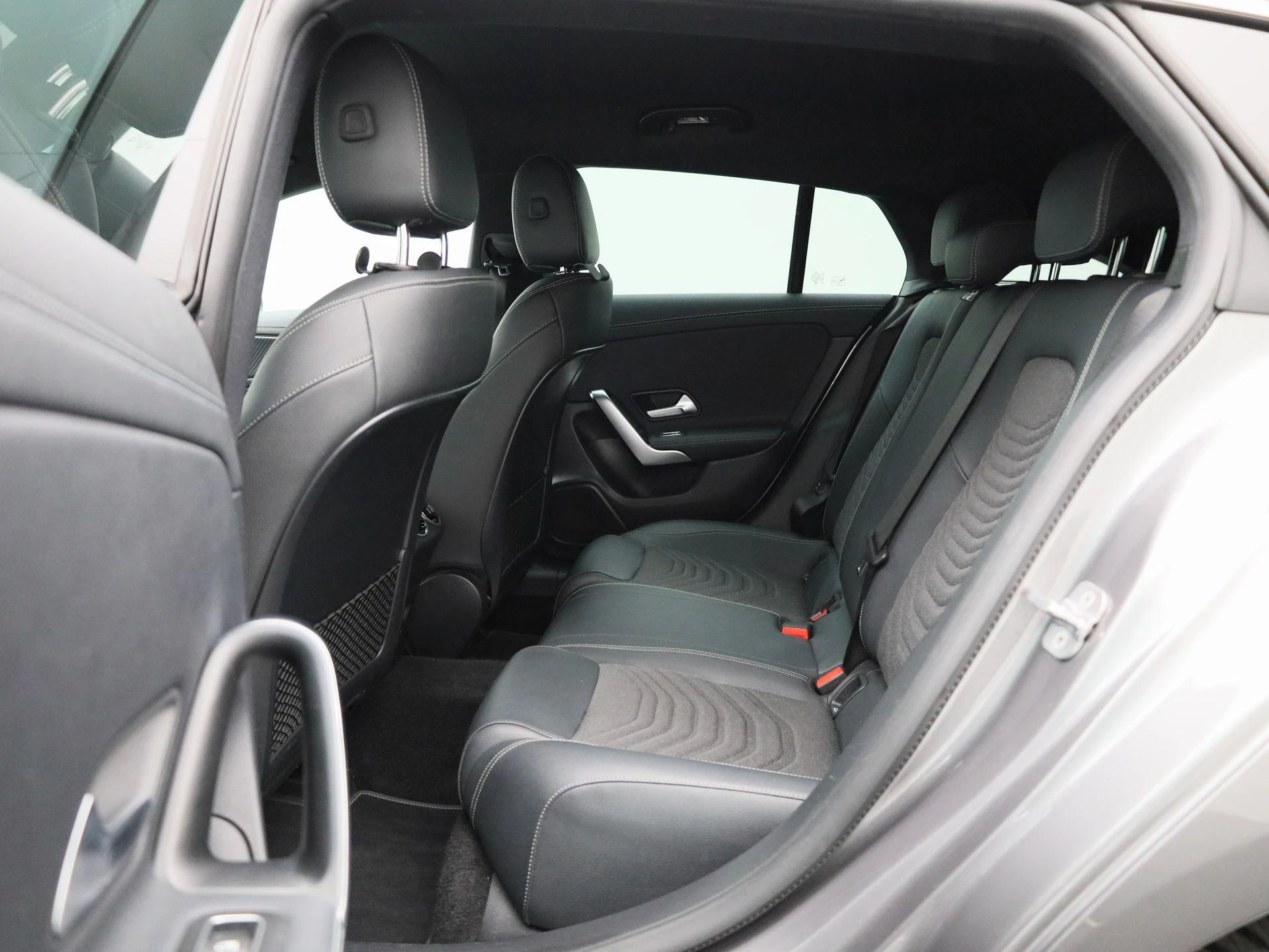 Mercedes-Benz-CLA-image-12