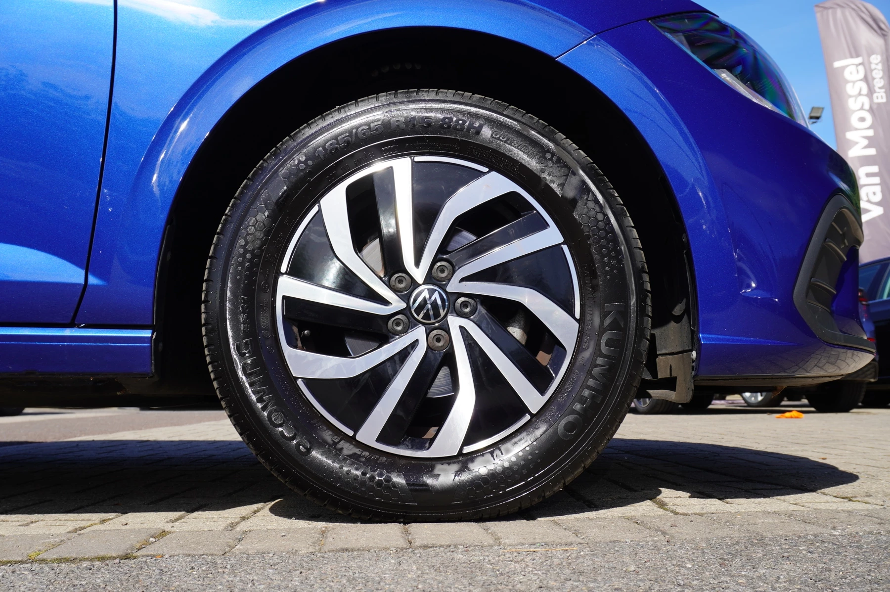 Volkswagen-Polo-image-19