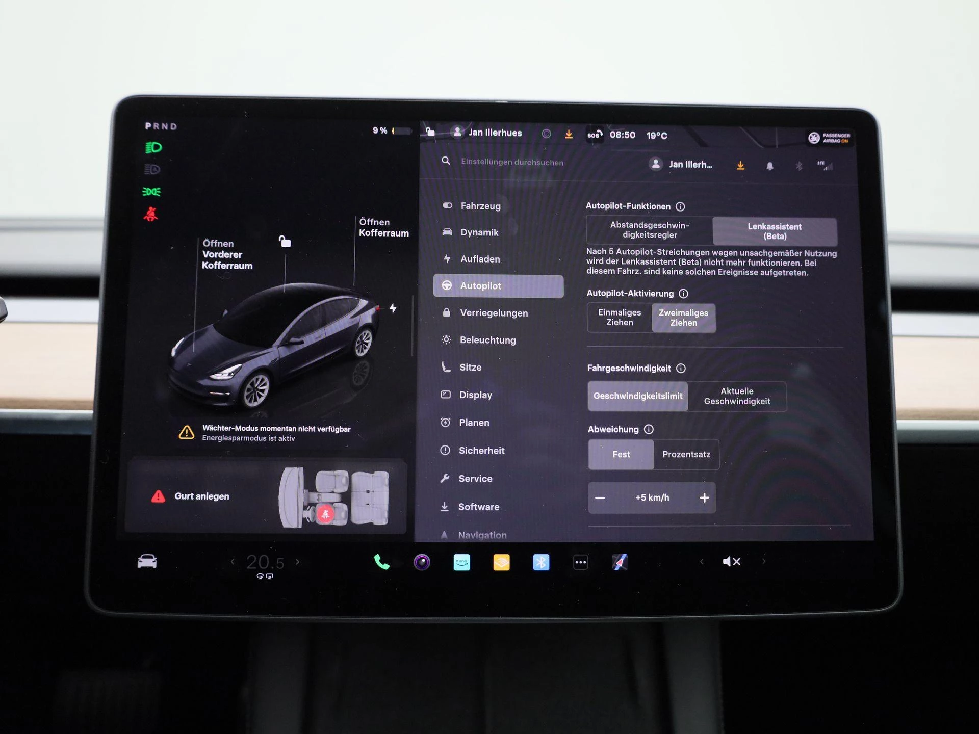 Tesla-Model 3-image-22