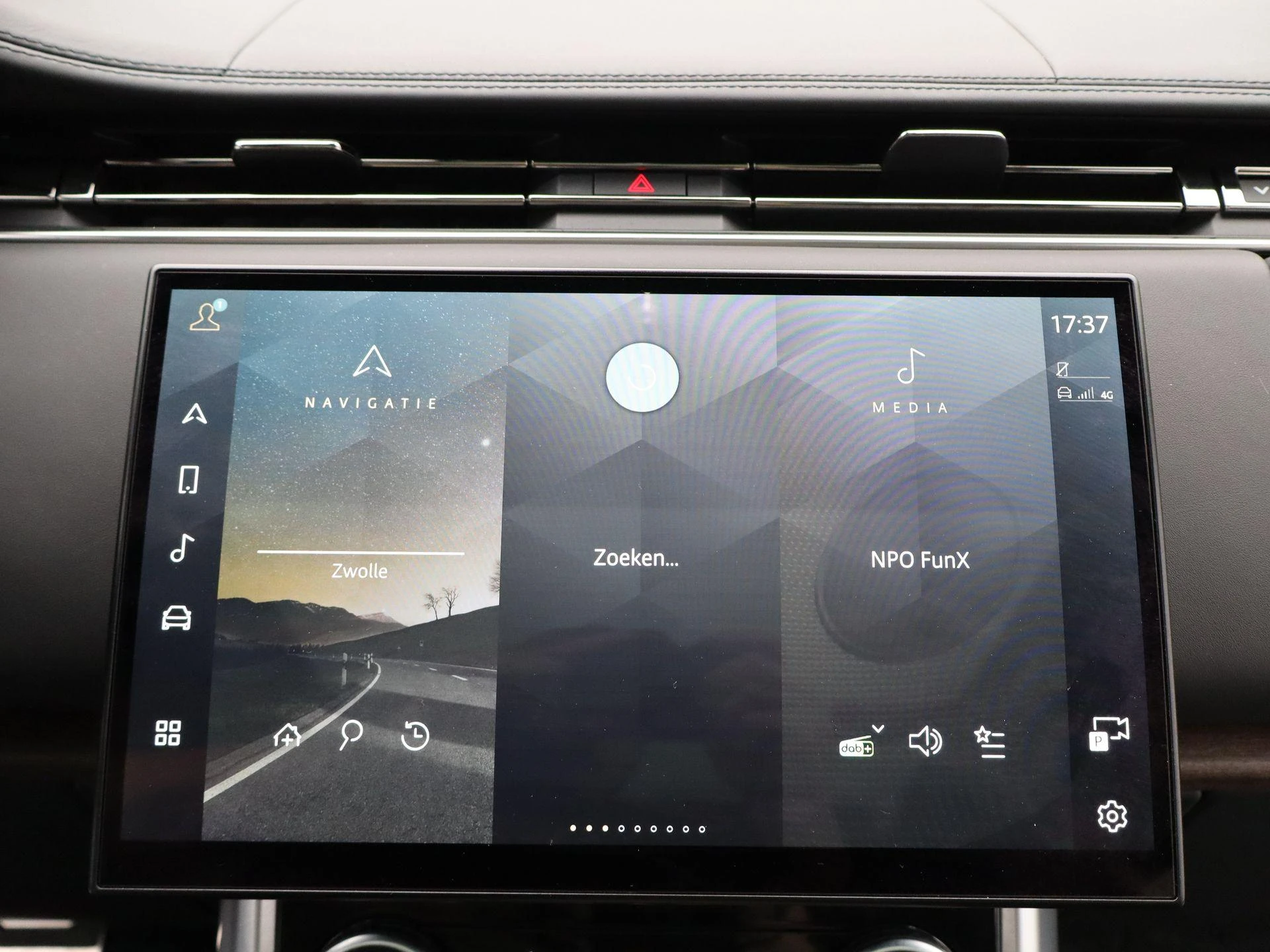 Land Rover-Range Rover-image-15