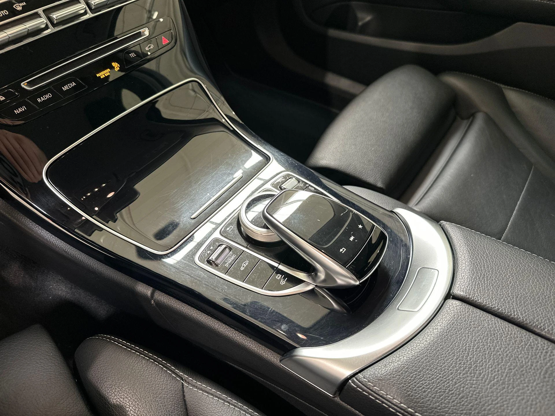 Mercedes-Benz-C-Klasse-image-24