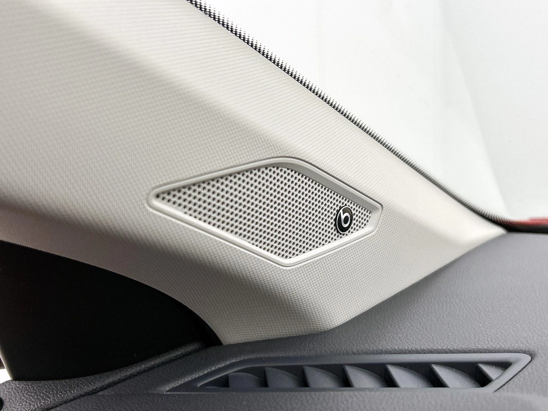 Volkswagen-Polo-image-16