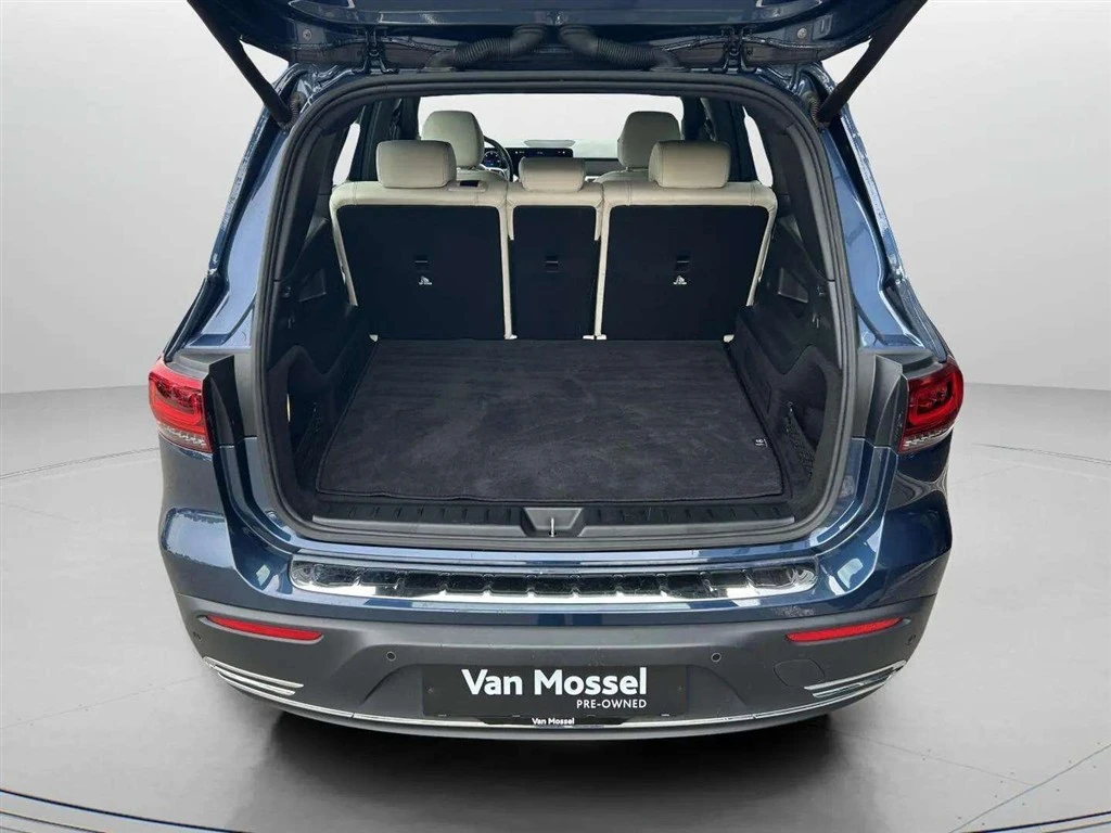 Mercedes-Benz-EQB-image-23