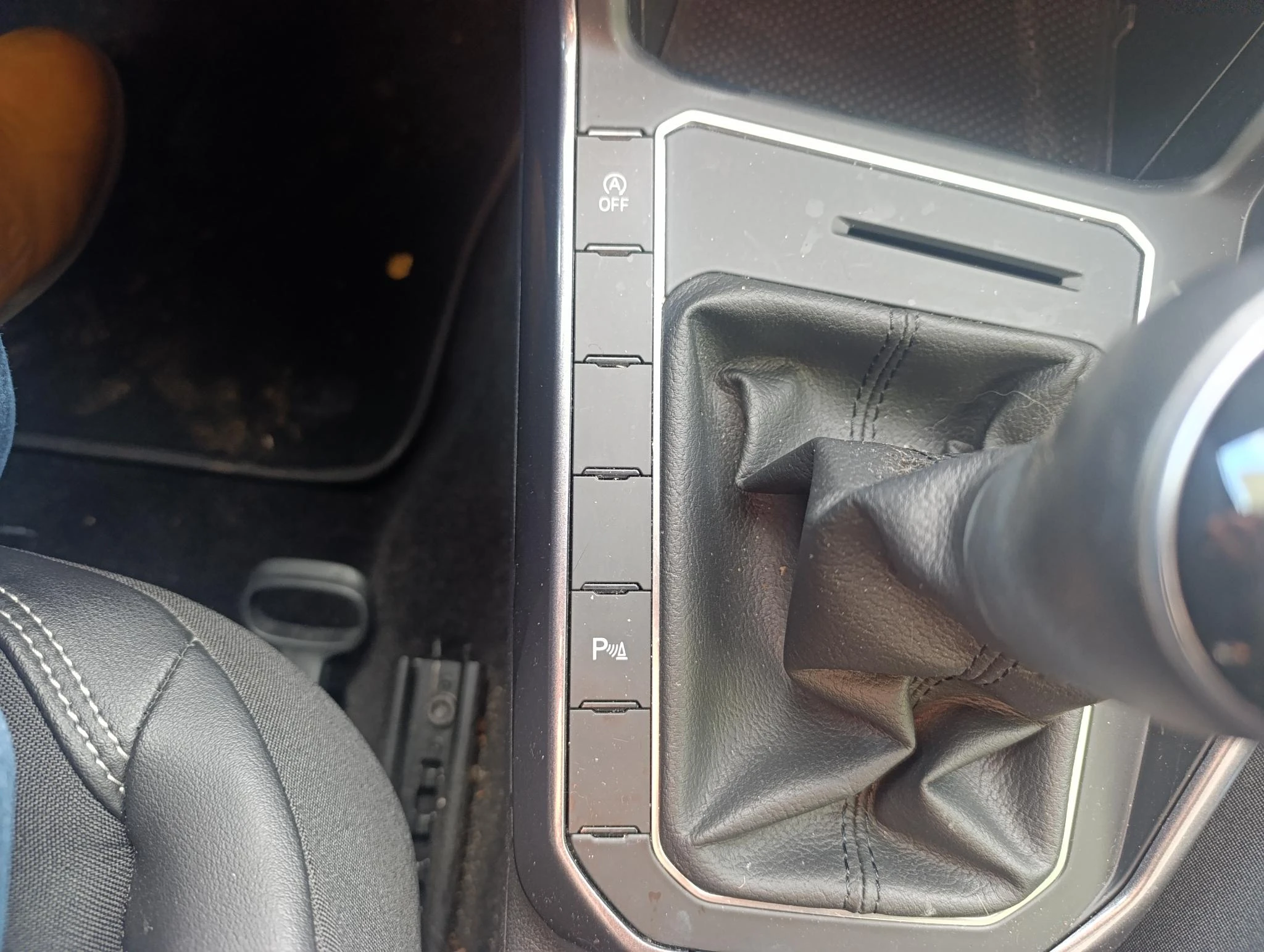 Volkswagen-Polo-image-19