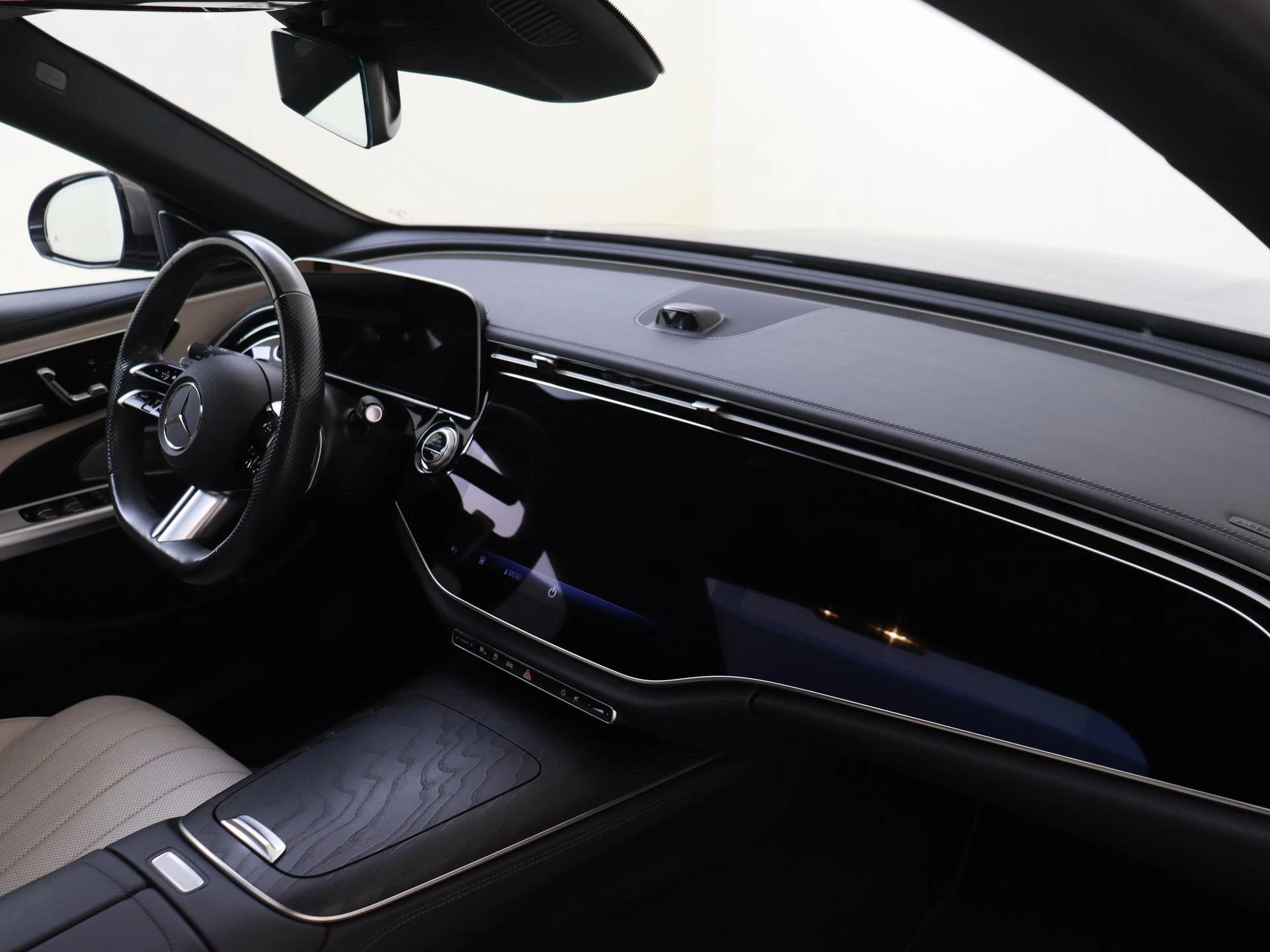 Mercedes-Benz-E-Klasse-image-4