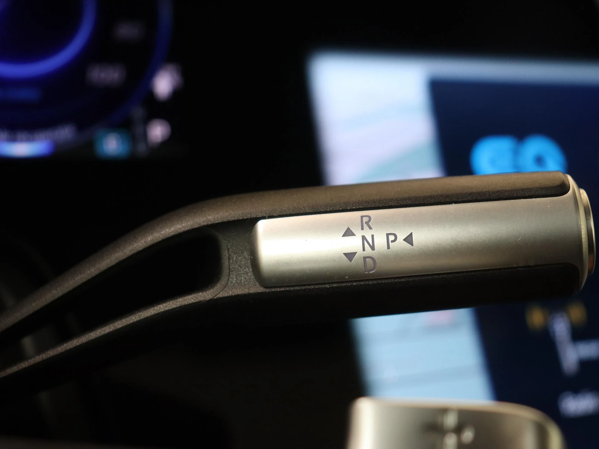 Mercedes-Benz-EQS-image-13
