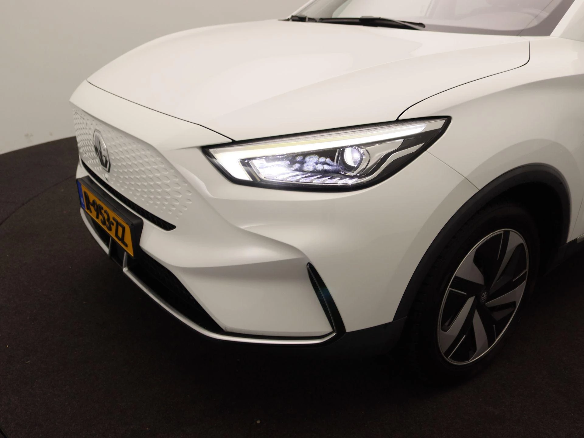 MG ZS EV Long Range Luxury 70 kWh
