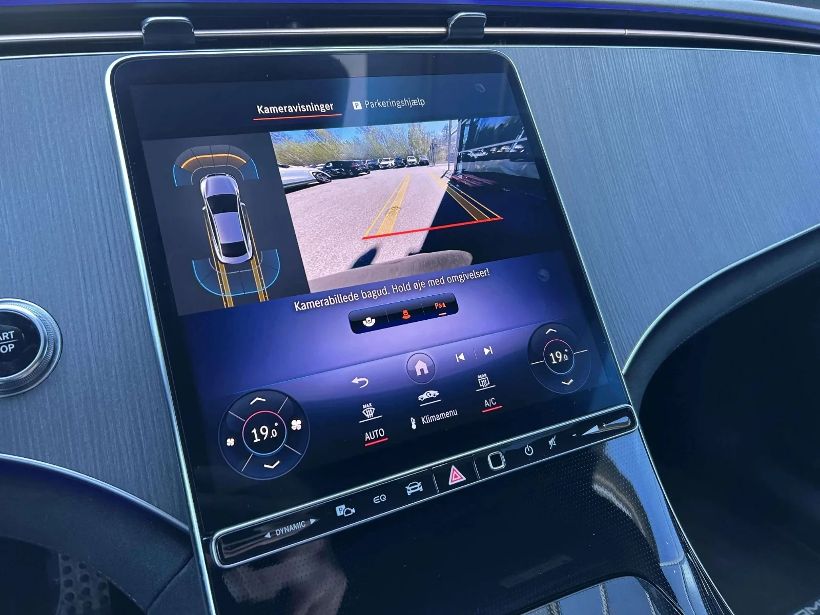 Mercedes-Benz-EQE-image-14