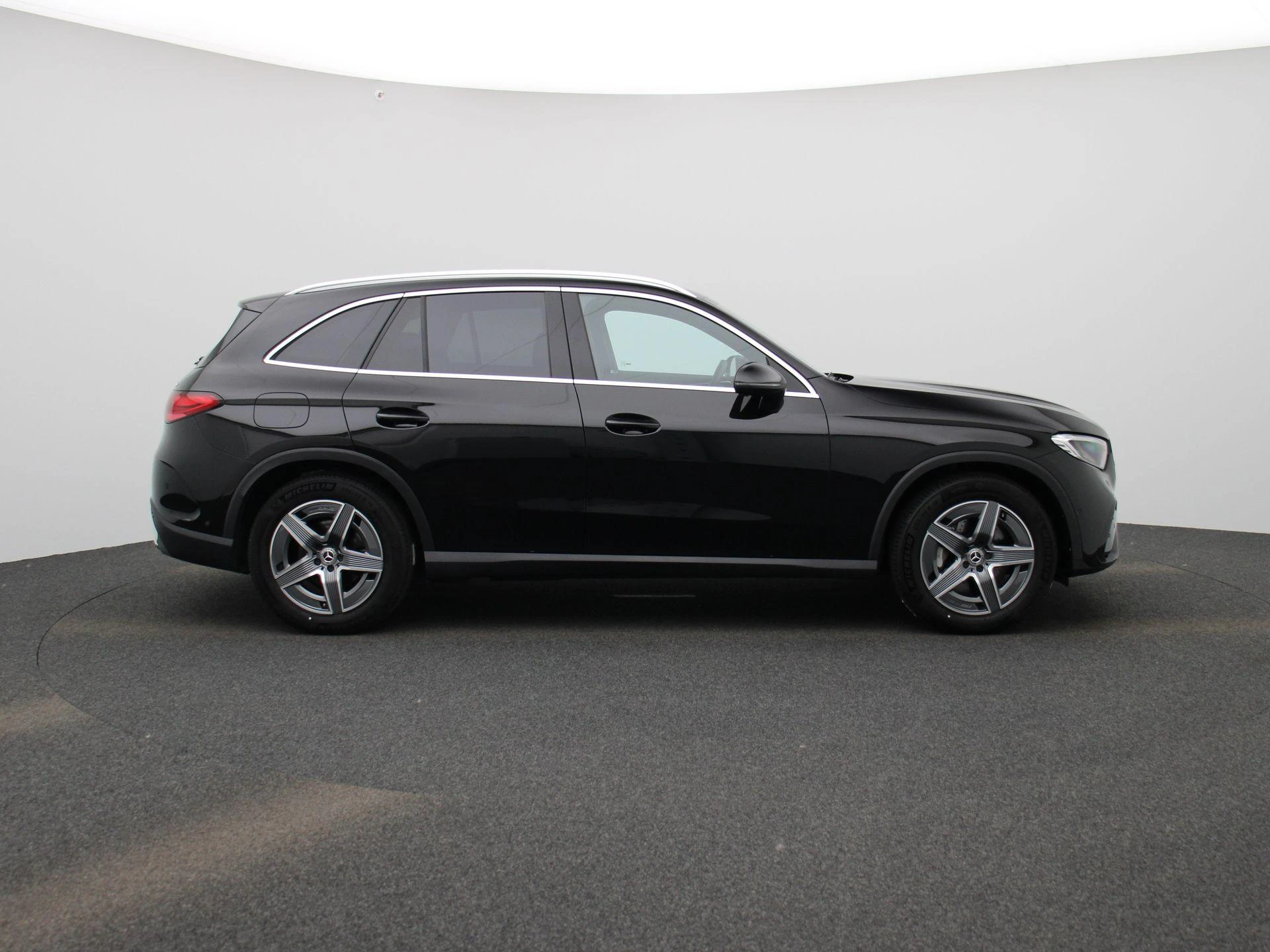 Mercedes-Benz-GLC-image-5