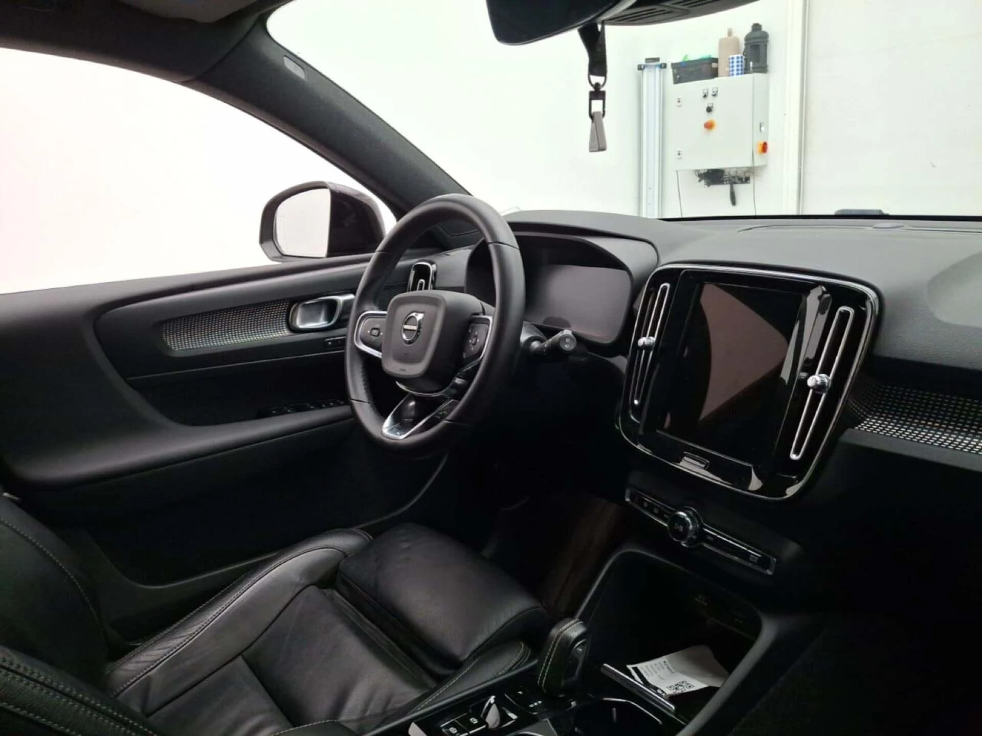 Volvo-XC40-image-2