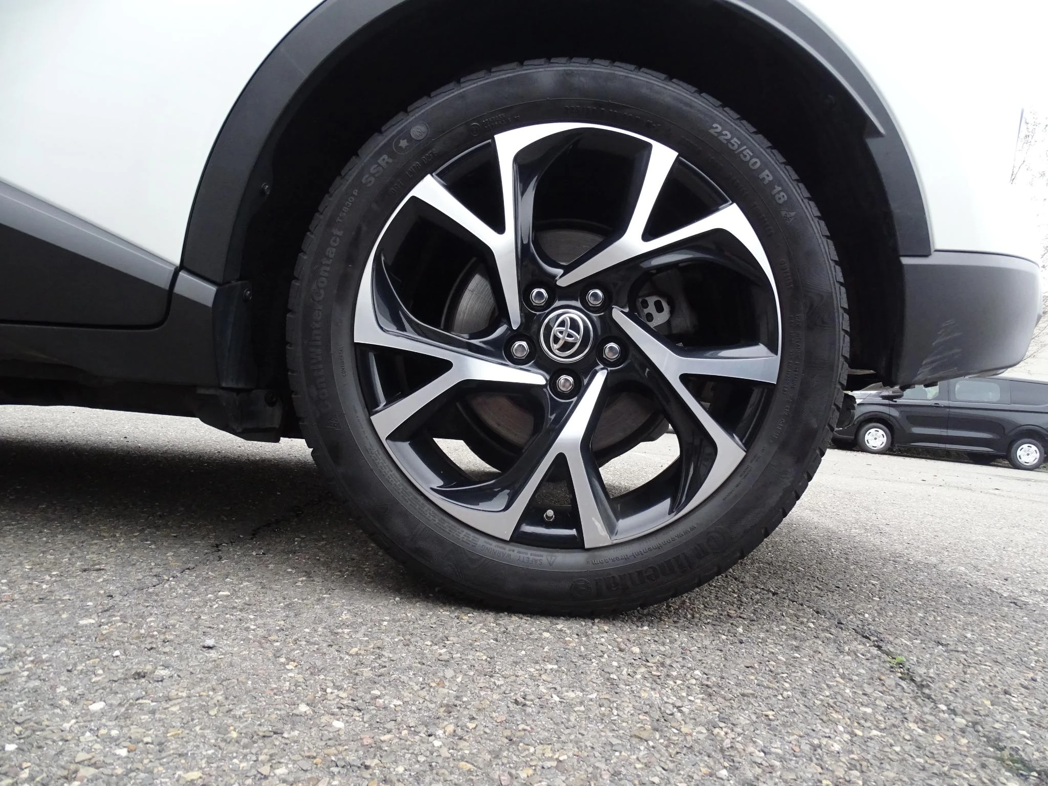 Toyota-C-HR-image-10
