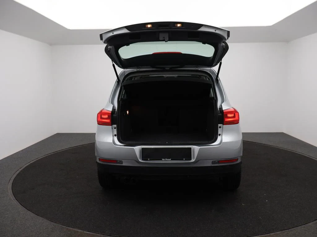 Volkswagen-Tiguan-image-15