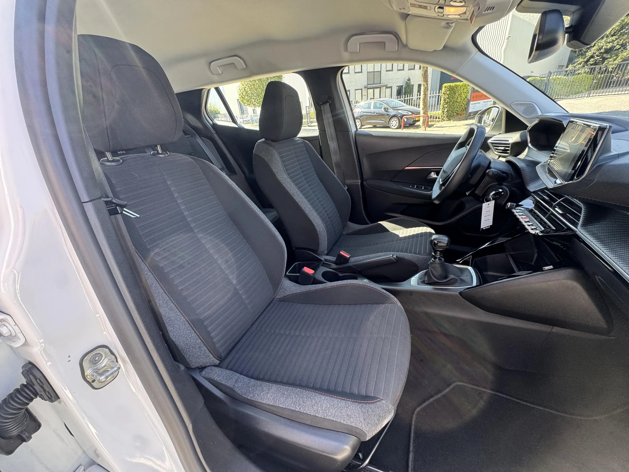 Peugeot-2008-image-14