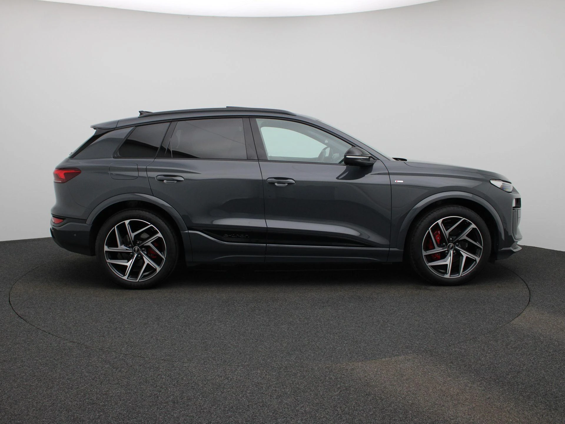 Audi-Q6 e-tron-image-5