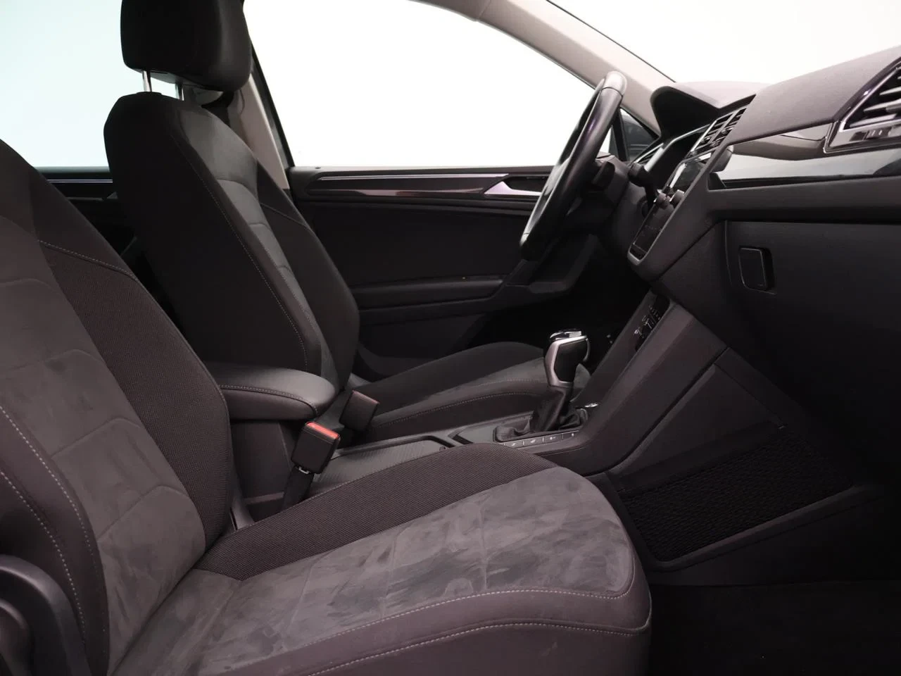 Volkswagen-Tiguan-image-20