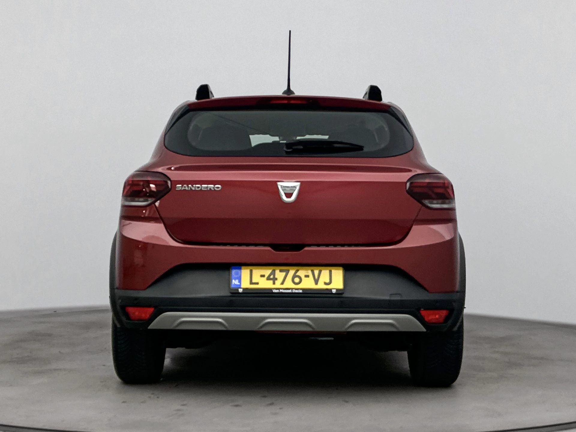 Dacia-Sandero Stepway-image-2