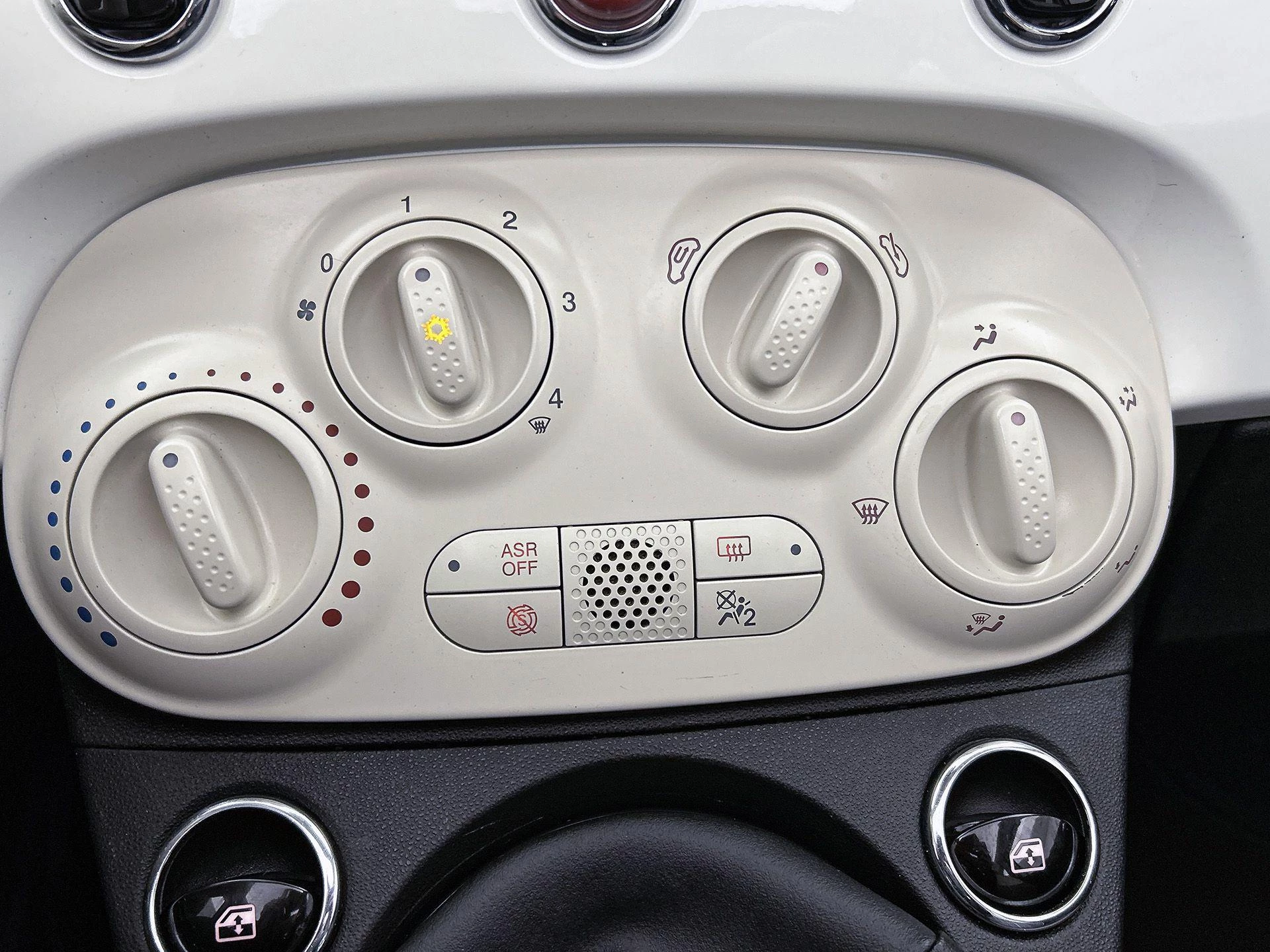 Fiat-500C-image-18
