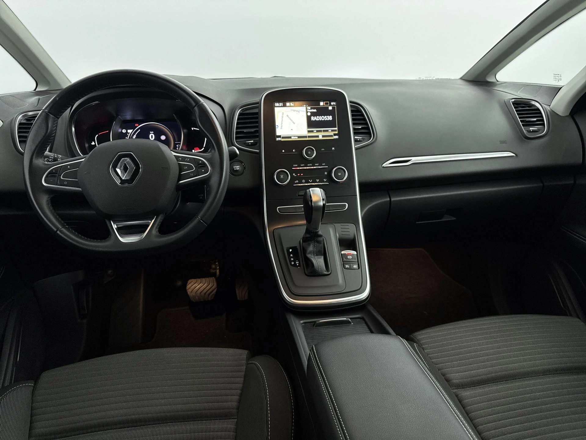 Renault-Grand Scénic-image-15