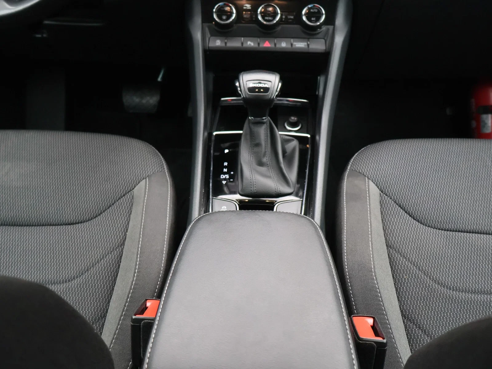 Škoda Kodiaq Kodiaq Clever 2.0TDI 150PK *AUTOMAAT*CAMERA*7 ZITPLAATSEN*KEYLESS GO*NAVI*PDC*...*
