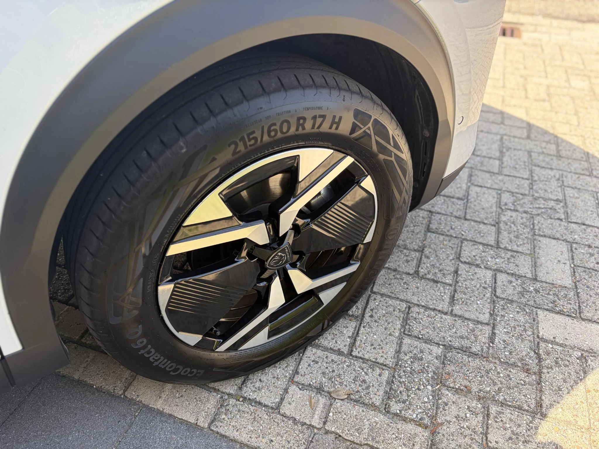 Peugeot-2008-image-12