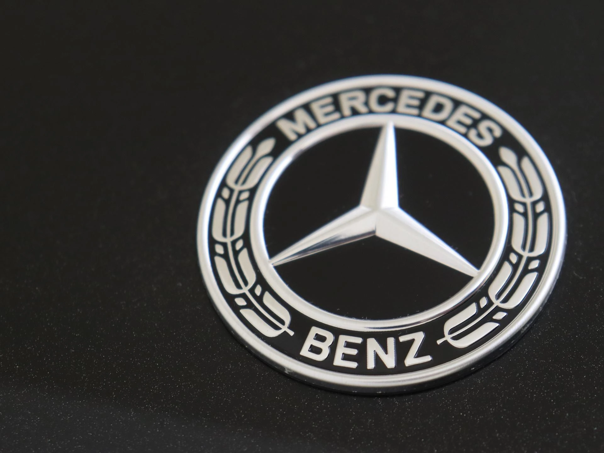 Mercedes-Benz-EQS-image-29