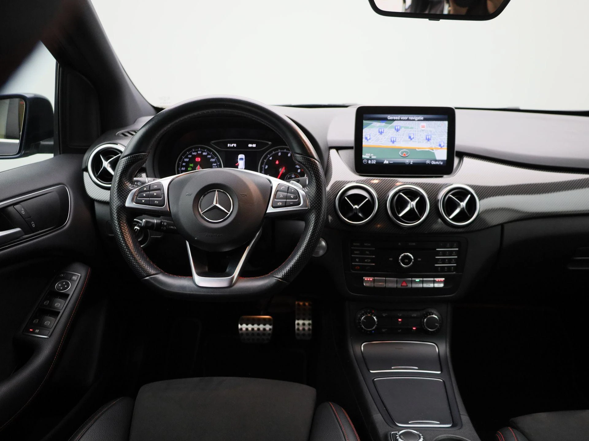 Mercedes-Benz-B-Klasse-image-7