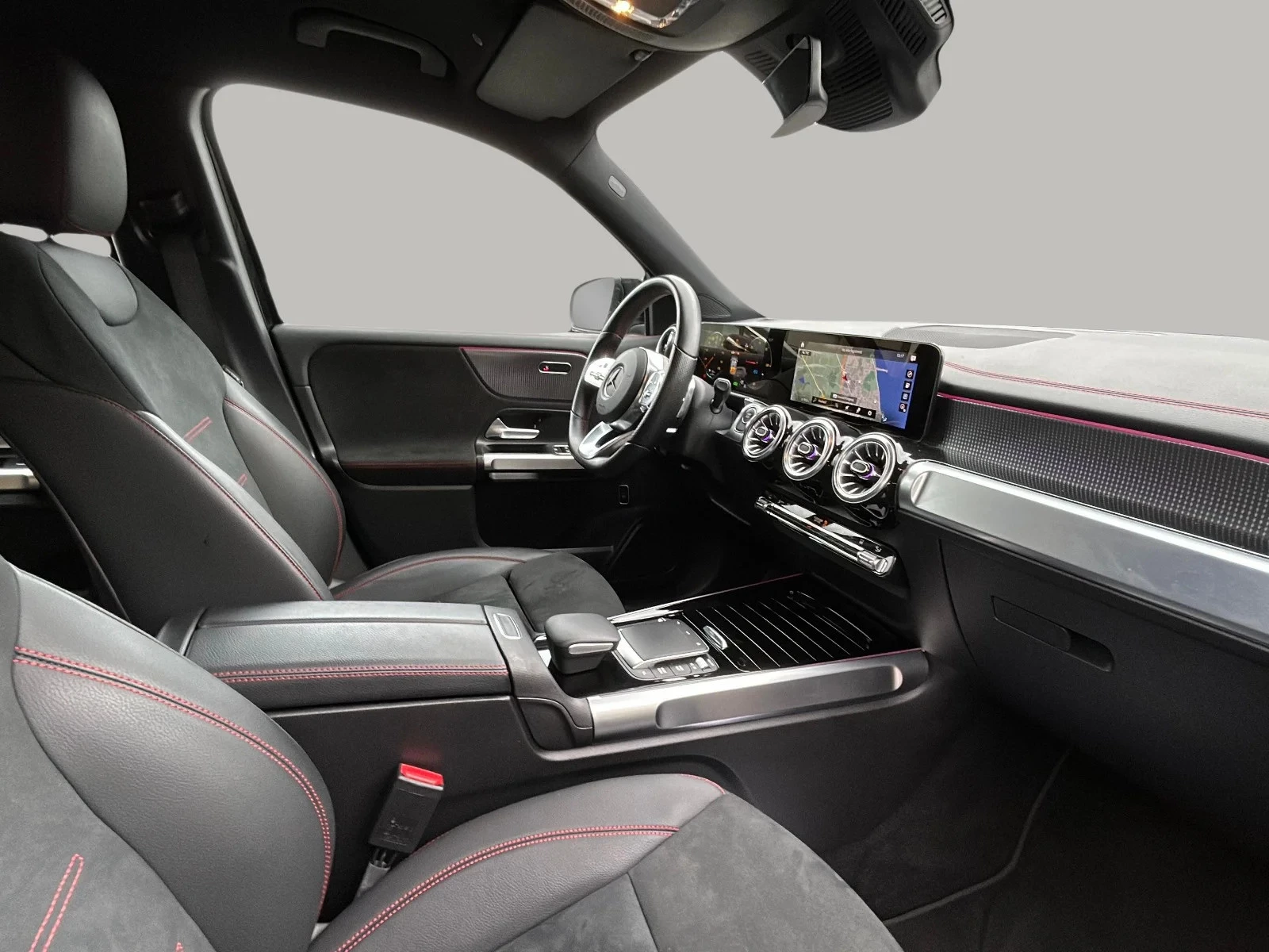 Mercedes-Benz-EQB-image-9